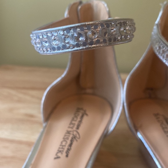 Badgley Mischka Ankle Strappy Wedge Silver Metallic Rhinestone Sandals - Picture 10 of 14